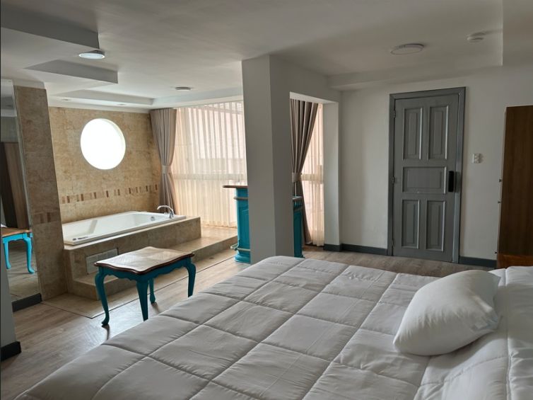 WhatsApp Image 2025-12-03 at 6.10.48 PM